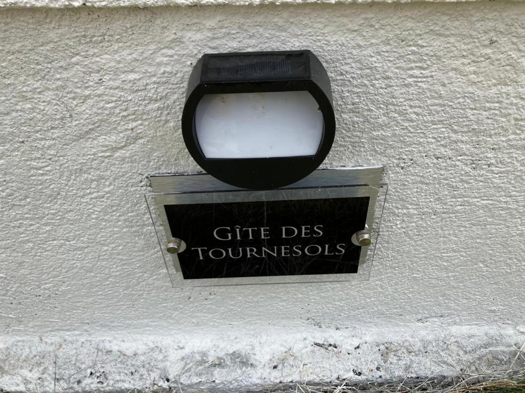 Gite Des Tournesols Oradour-Fanais Экстерьер фото