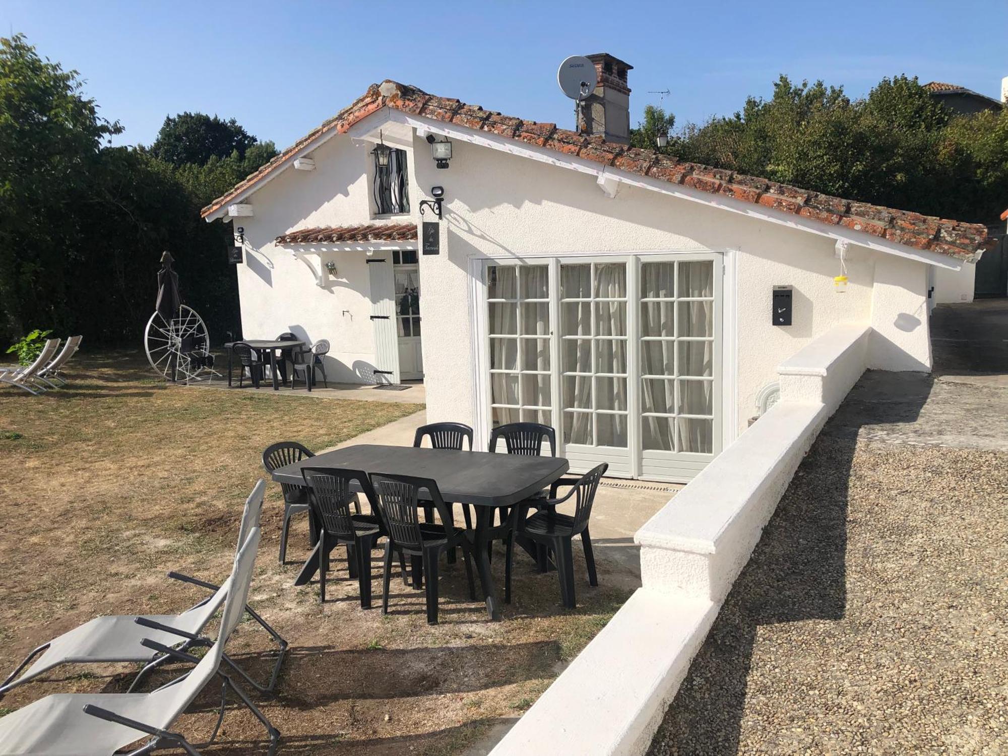 Gite Des Tournesols Oradour-Fanais Экстерьер фото
